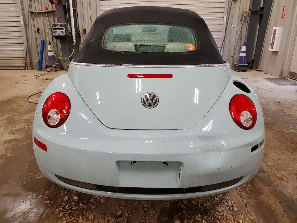 2010 VOLKSWAGEN NEW BEETLE   