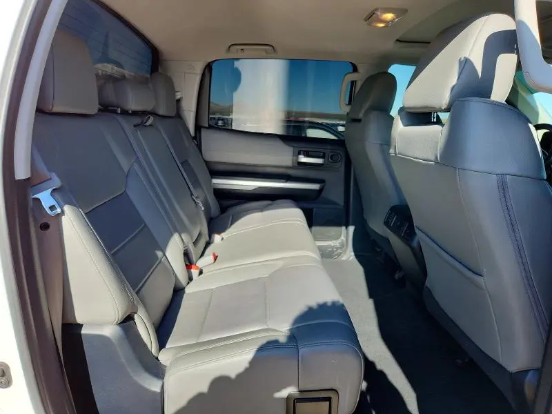 2017 TOYOTA TUNDRA CREWMAX LIMITED  