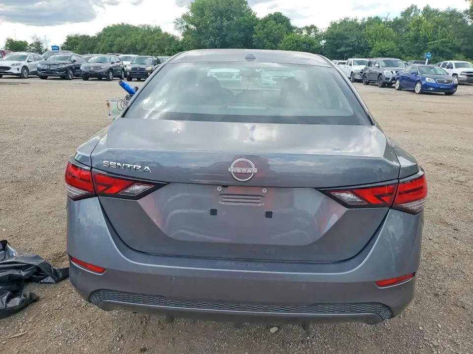 2025 NISSAN SENTRA SV  