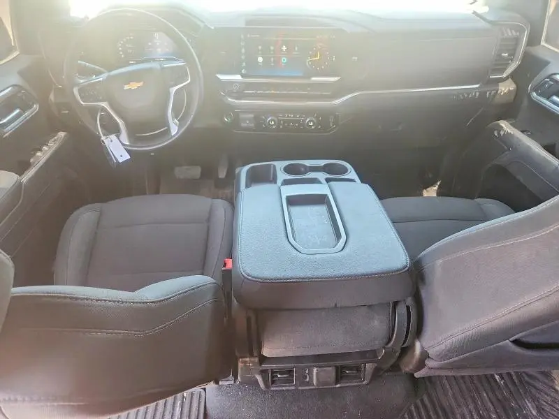 2025 CHEVROLET SILVERADO K1500 LT  