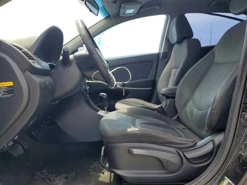 2013 HYUNDAI ACCENT SE  