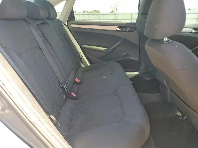 2013 VOLKSWAGEN PASSAT S  