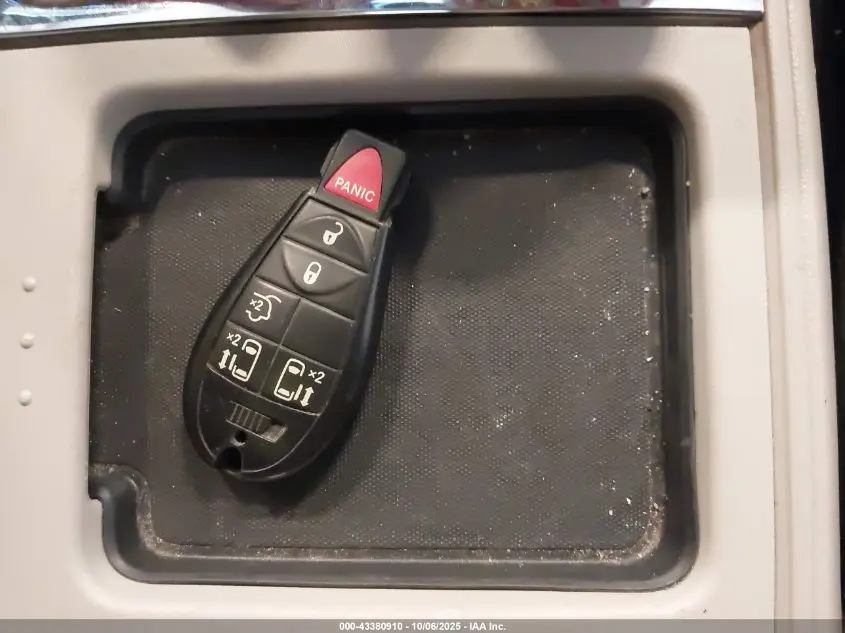 2012 CHRYSLER TOWN & COUNTRY TOURING