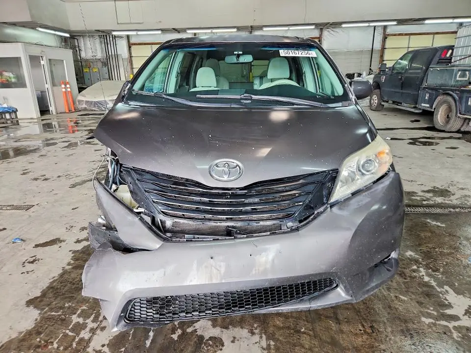 2012 TOYOTA SIENNA LE  