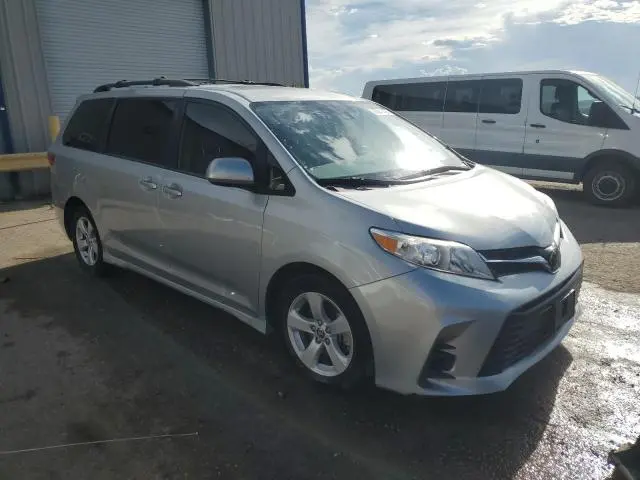 2020 TOYOTA SIENNA LE  