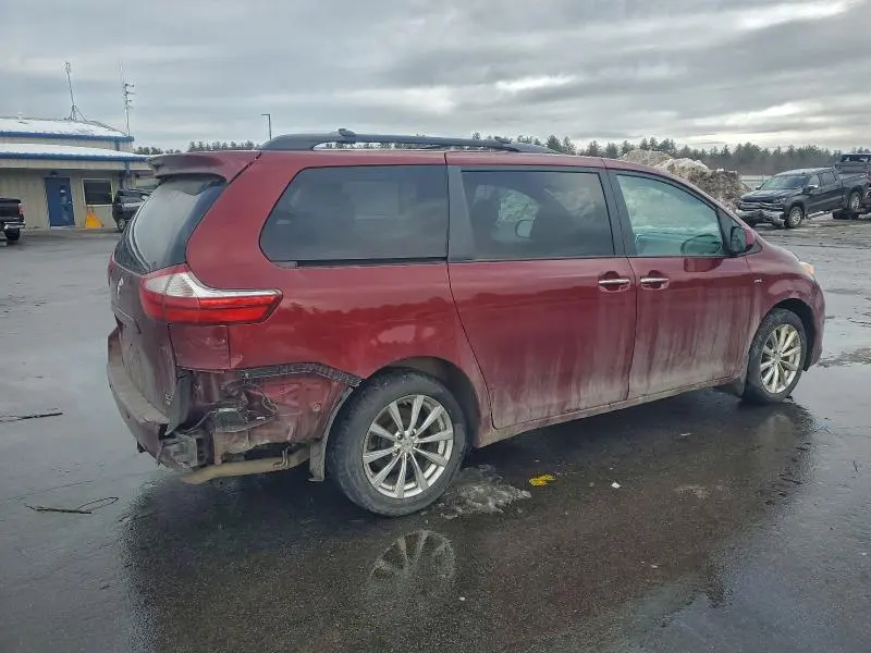 2016 TOYOTA SIENNA XLE  