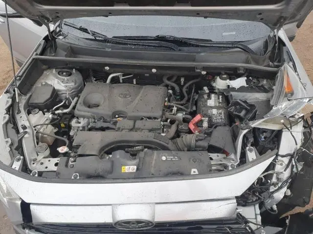 2021 TOYOTA RAV4 XLE  