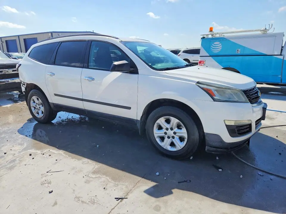 2015 CHEVROLET TRAVERSE LS  
