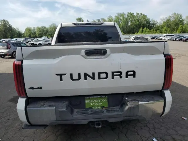 2024 TOYOTA TUNDRA CREWMAX SR  