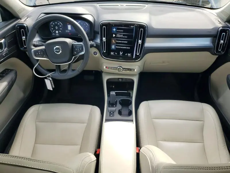 2021 VOLVO XC40 T5 MOMENTUM  