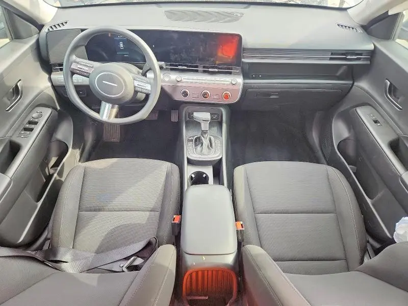 2025 HYUNDAI KONA SE  