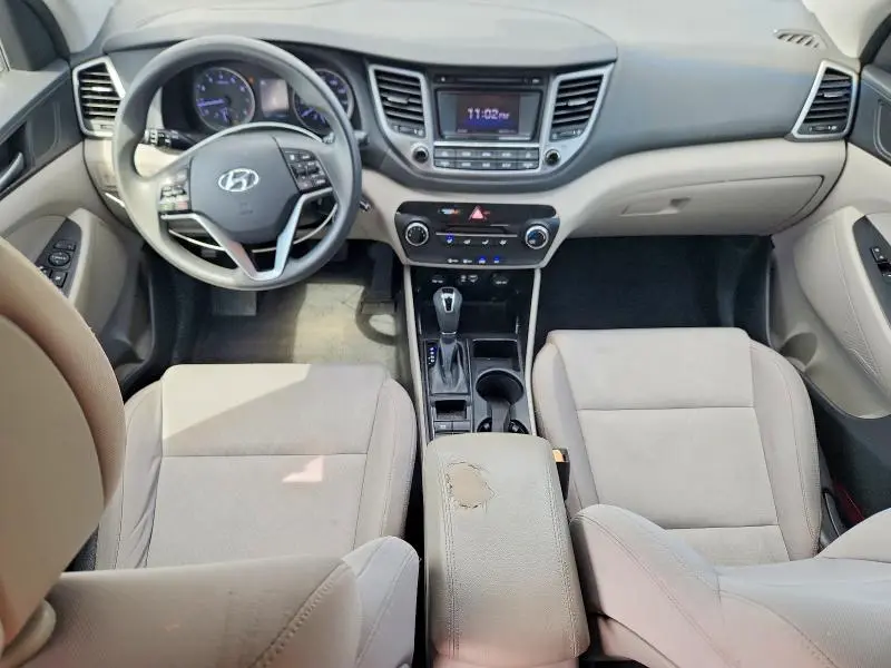 2016 HYUNDAI TUCSON SE  