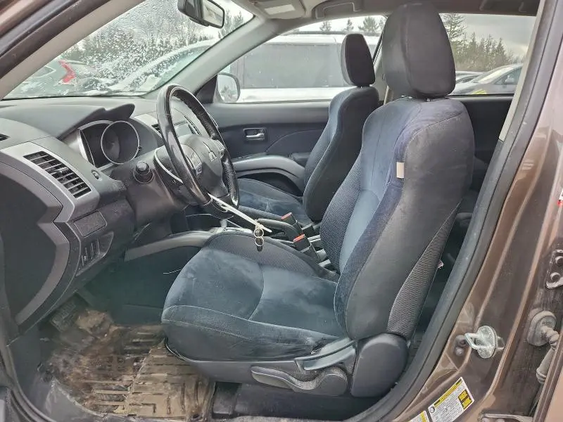 2012 MITSUBISHI OUTLANDER SE  