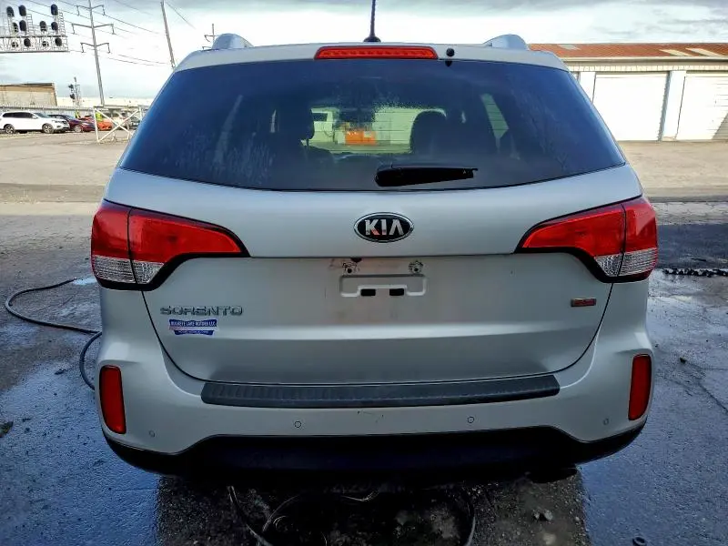 2015 KIA SORENTO LX  