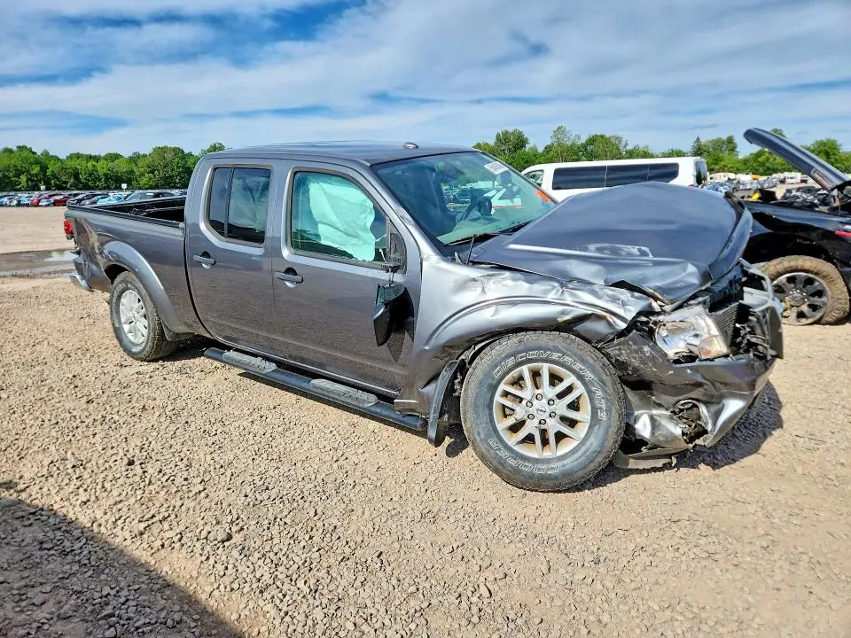 2017 NISSAN FRONTIER SV  