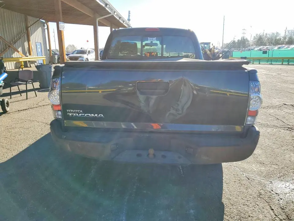 2010 TOYOTA TACOMA BASE  