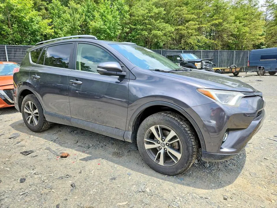 2017 TOYOTA RAV4 XLE  