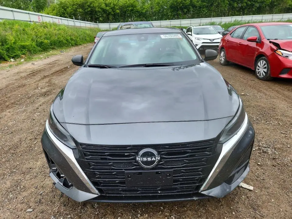 2024 NISSAN ALTIMA SV  