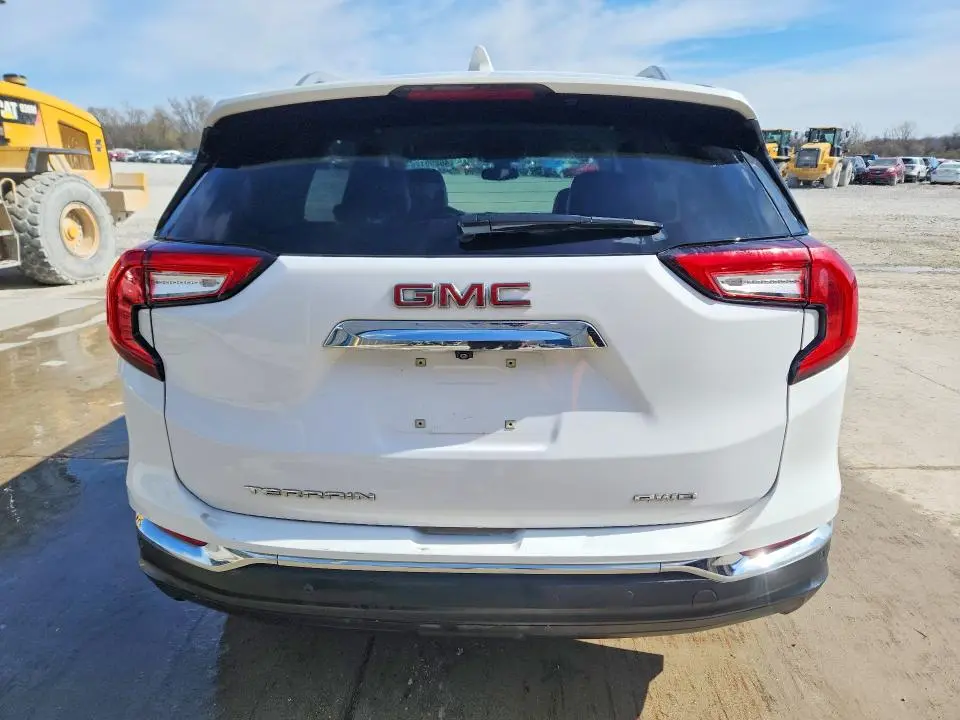 2022 GMC TERRAIN SLT  