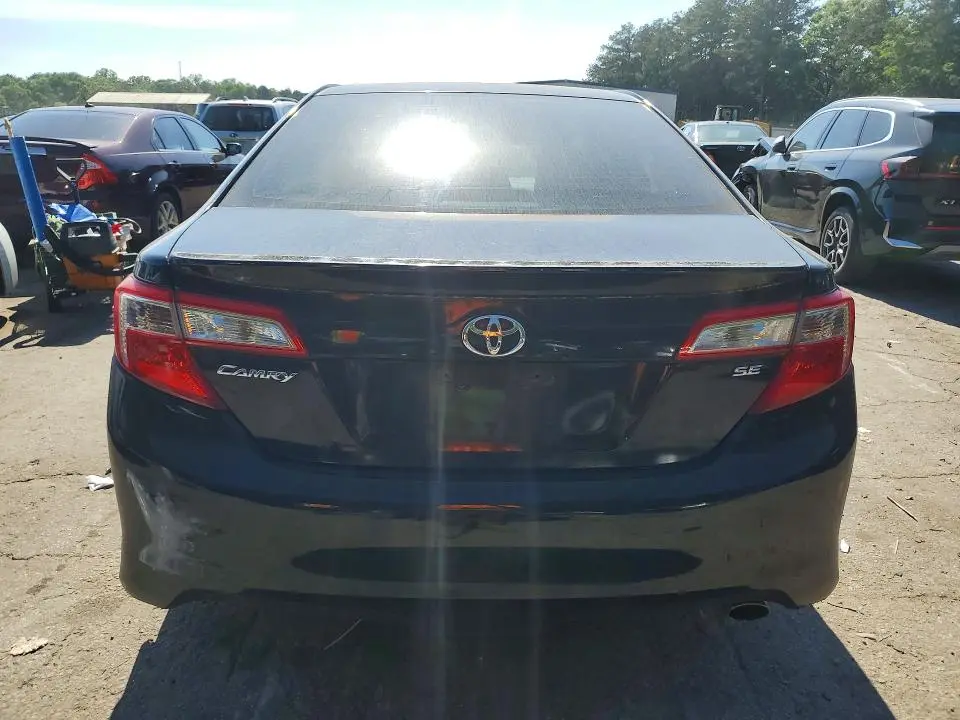 2014 TOYOTA CAMRY SE  