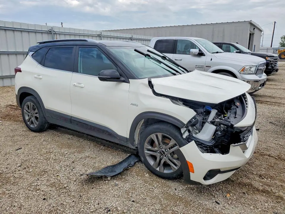 2022 KIA SELTOS S  