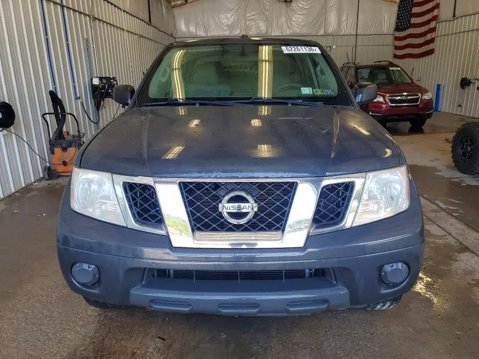 2013 NISSAN FRONTIER S  