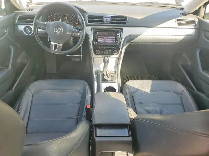 2013 VOLKSWAGEN PASSAT SE  