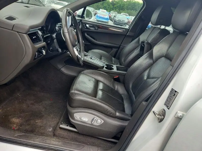 2018 PORSCHE MACAN   