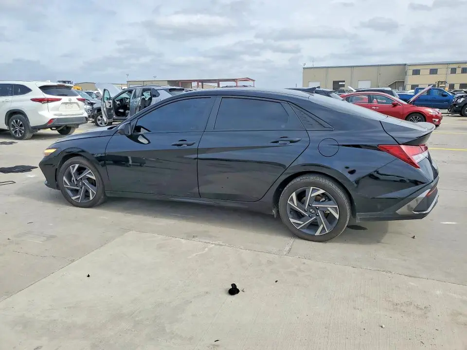 2025 HYUNDAI ELANTRA SEL SPORT  