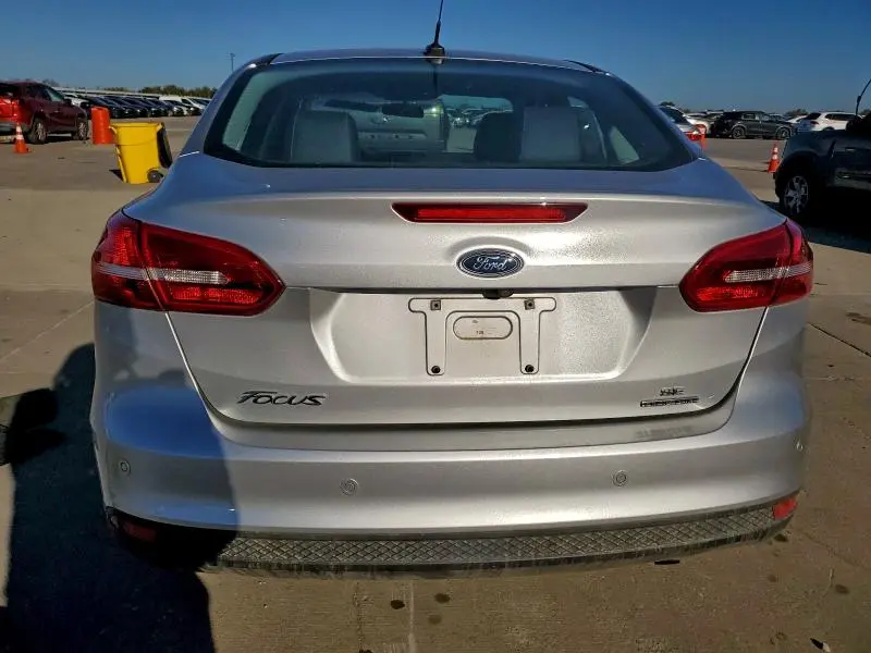 2016 FORD FOCUS SE  