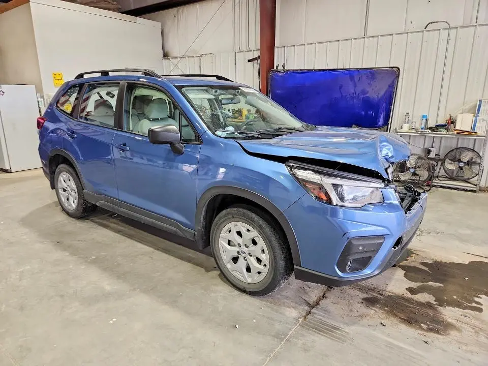 2021 SUBARU FORESTER   
