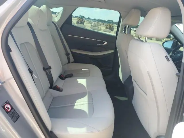 2023 HYUNDAI SONATA SE