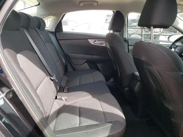 2024 KIA FORTE LX  