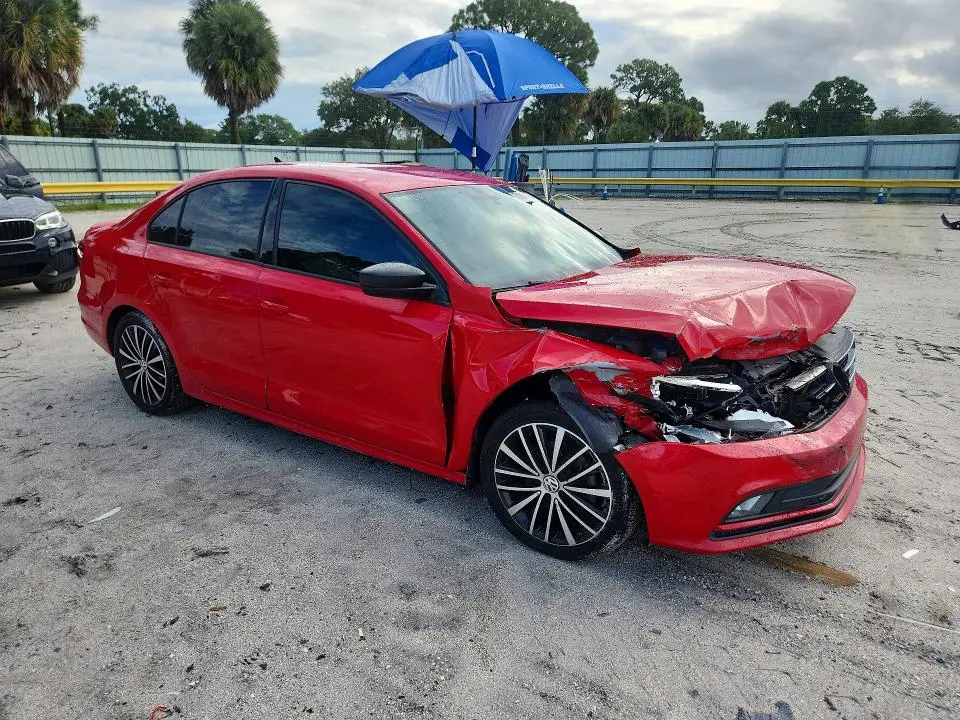 2016 VOLKSWAGEN JETTA SPORT  
