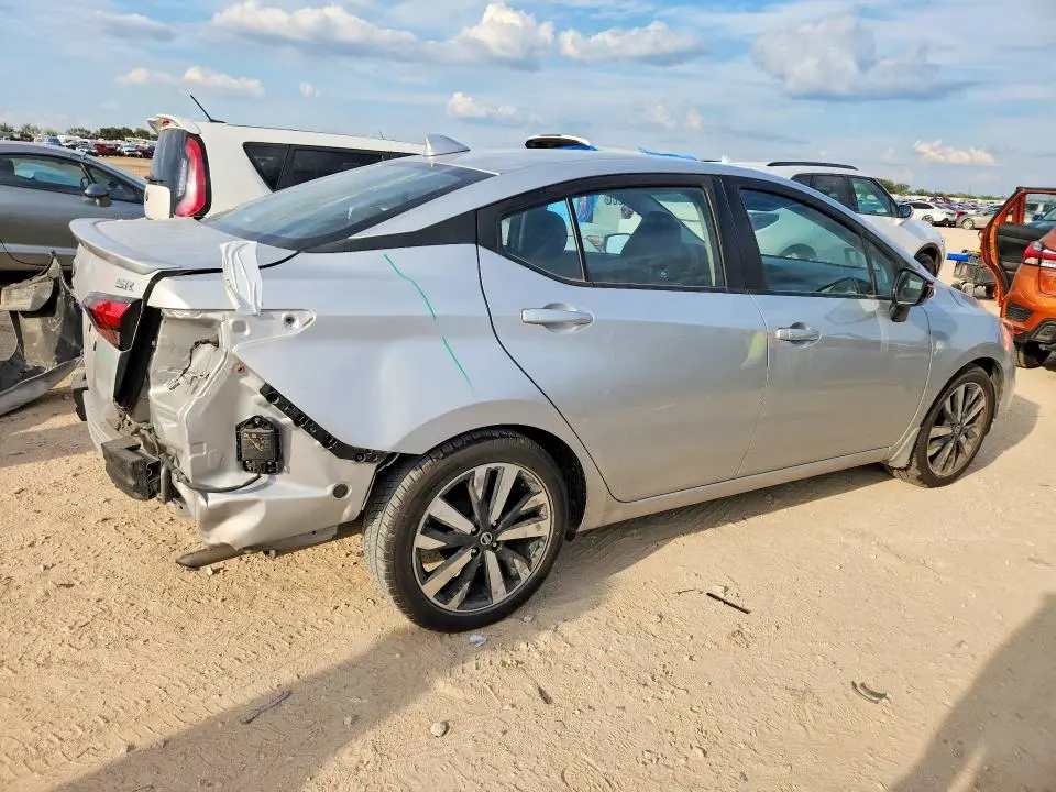 2021 NISSAN VERSA SR  