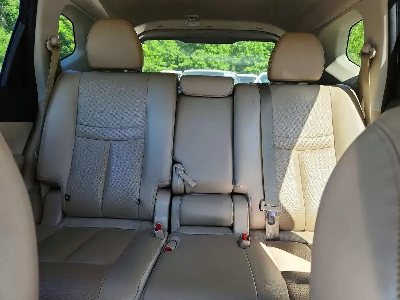 2015 NISSAN ROGUE SL  