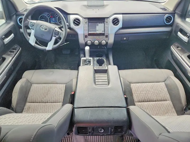 2017 TOYOTA TUNDRA CREWMAX SR5  