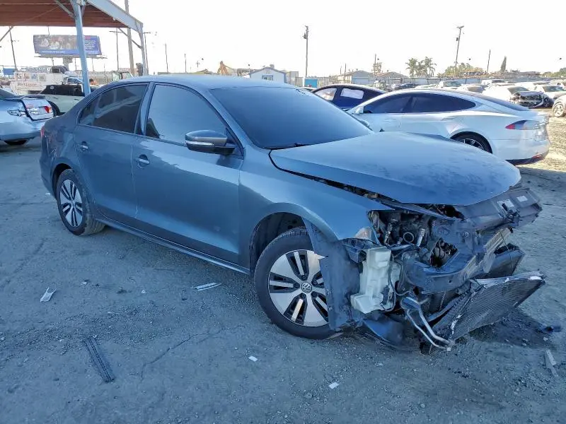 2014 VOLKSWAGEN JETTA SE  