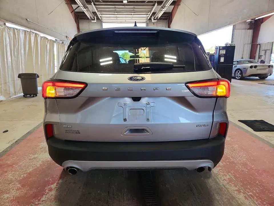 2022 FORD ESCAPE SE  
