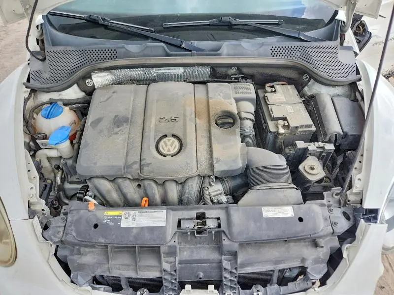 2013 VOLKSWAGEN BEETLE   