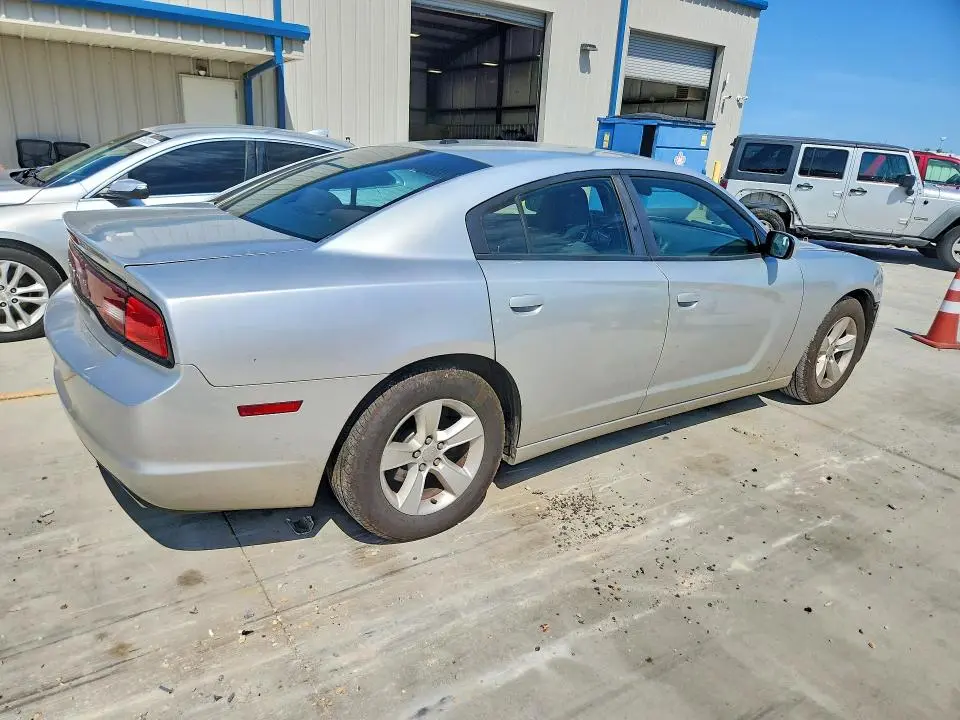 2012 DODGE CHARGER SE  