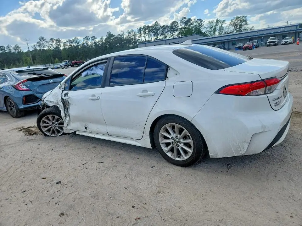 2021 TOYOTA COROLLA LE  