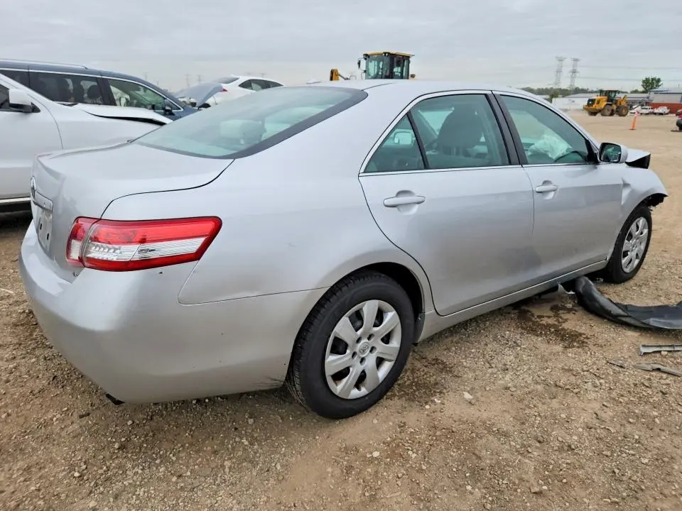 2011 TOYOTA CAMRY LE  