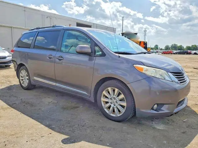 2013 TOYOTA SIENNA XLE 7-PASSENGER  