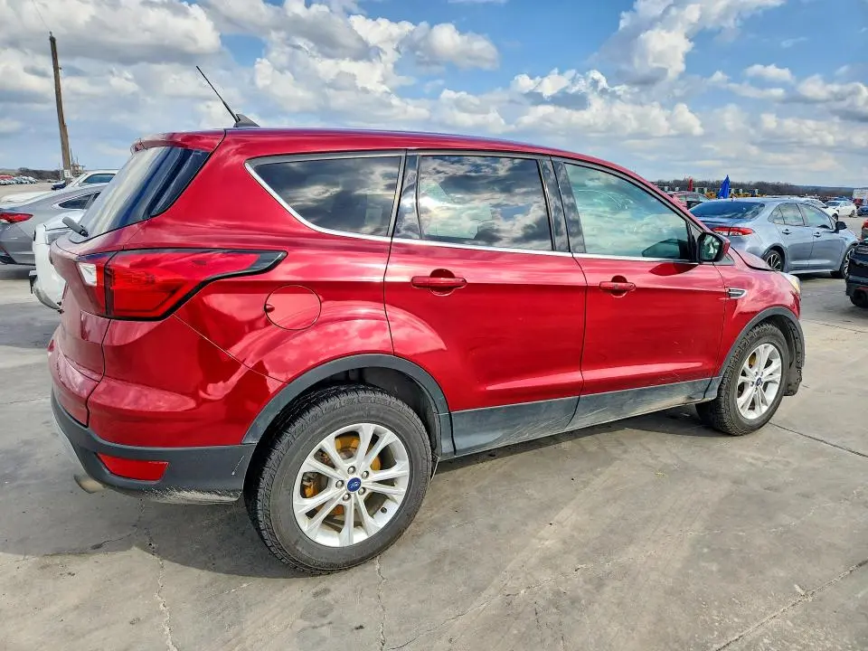 2019 FORD ESCAPE SE  