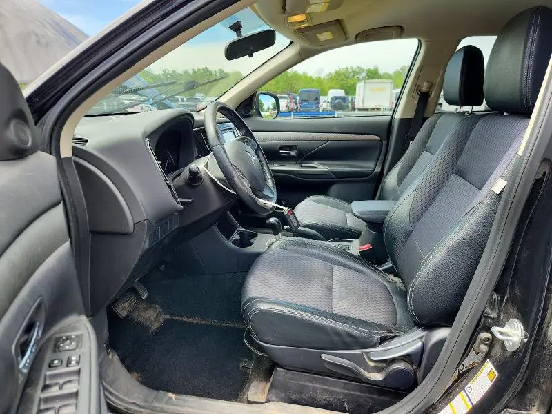 2015 MITSUBISHI OUTLANDER SE  
