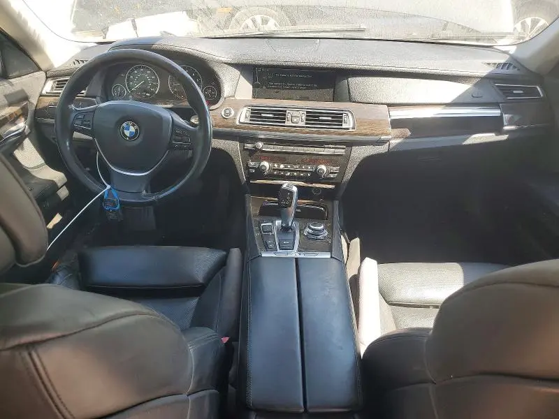 2012 BMW 750 XI  