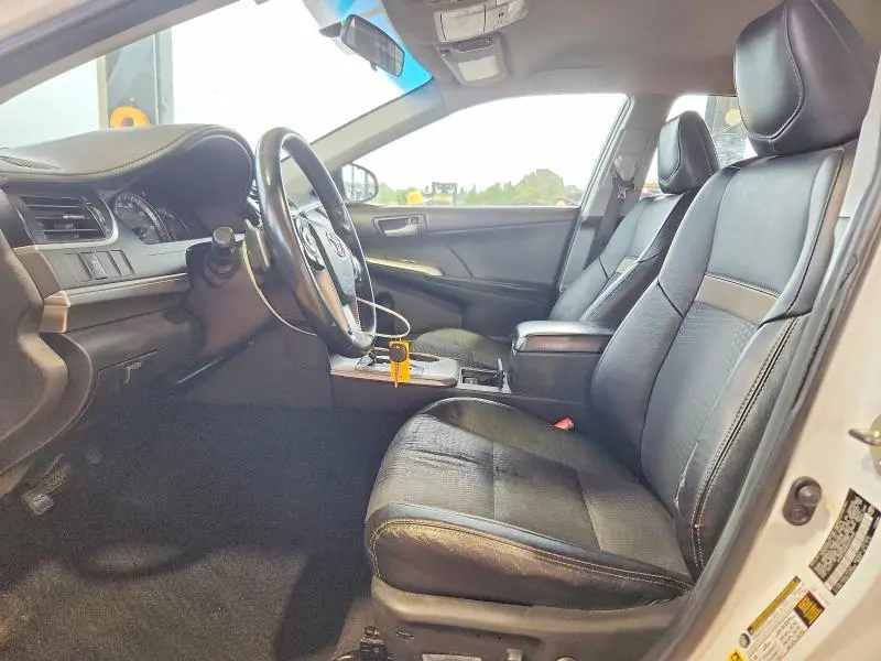 2014 TOYOTA CAMRY SE  