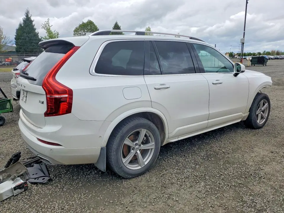 2018 VOLVO XC90 T6  