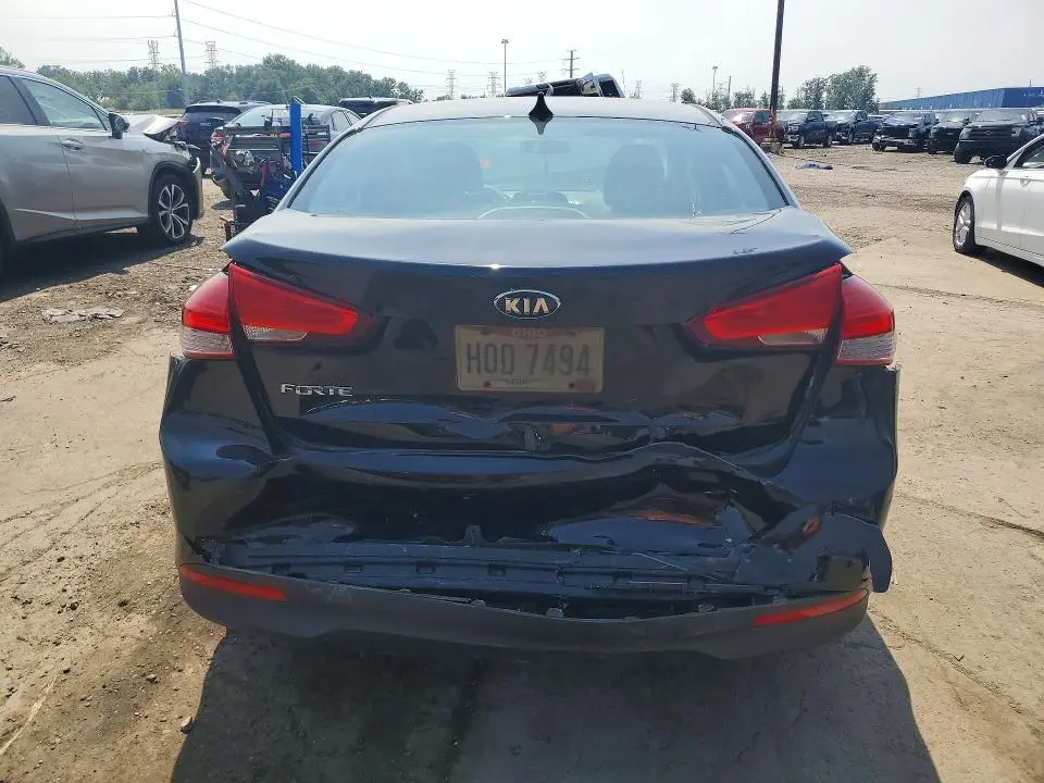 2017 KIA FORTE LX  